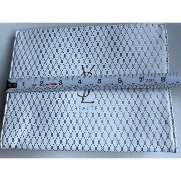 Yves Saint Laurent Beaute White Clutch Bag with Gold Mesh Pattern - Picture 5 of 6